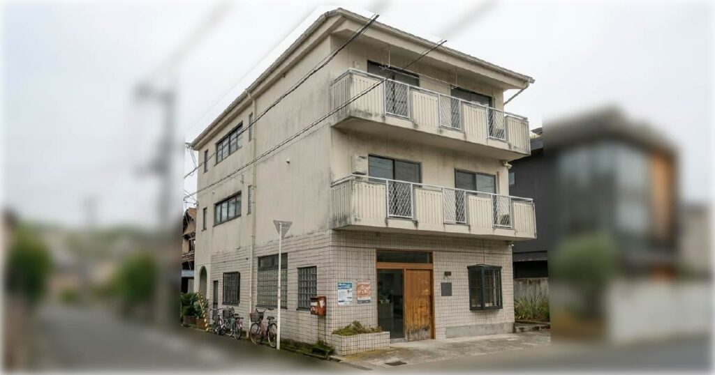 八王子市のマンション大規模修繕前の外観